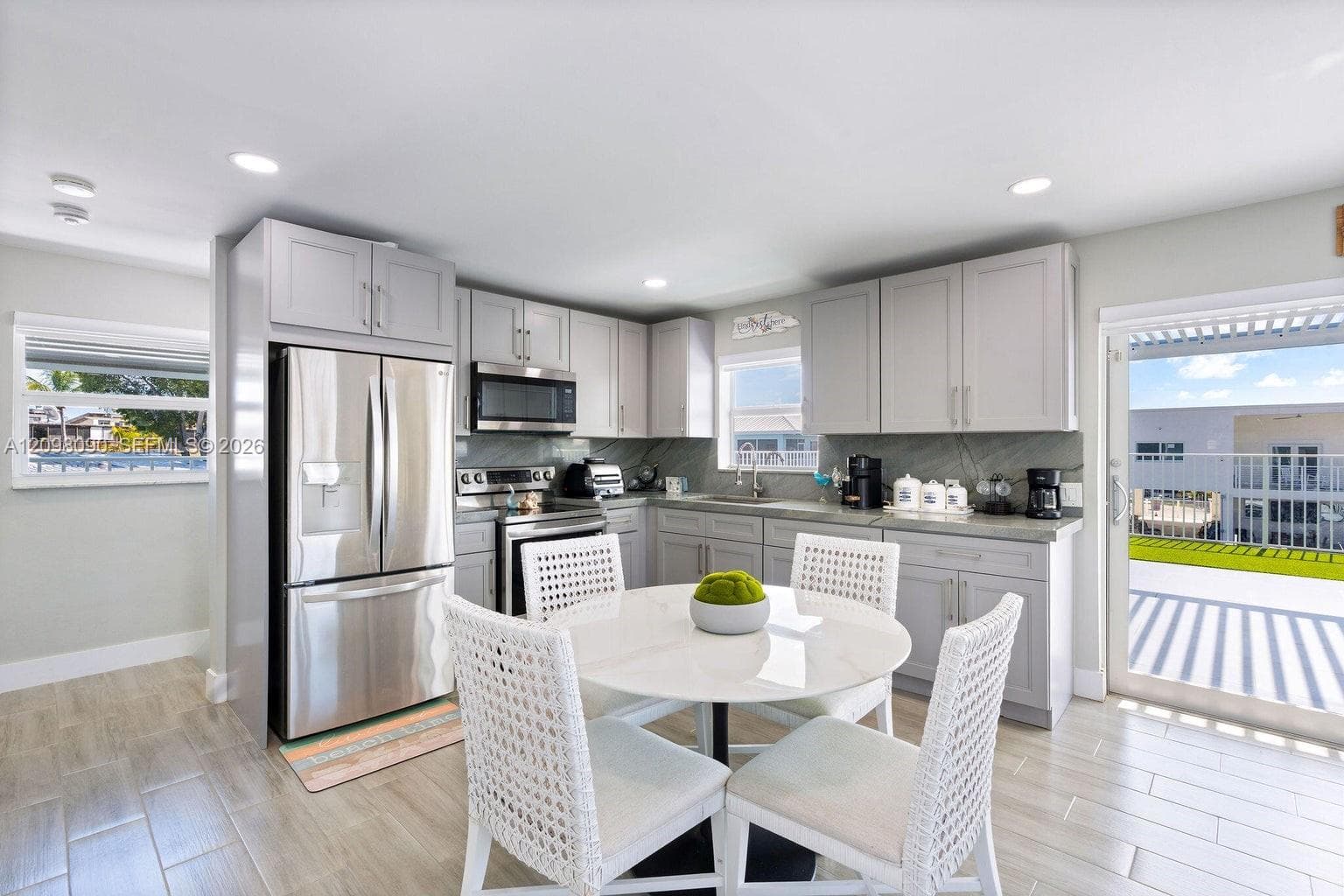 1007 Hialeah Ln photo 20