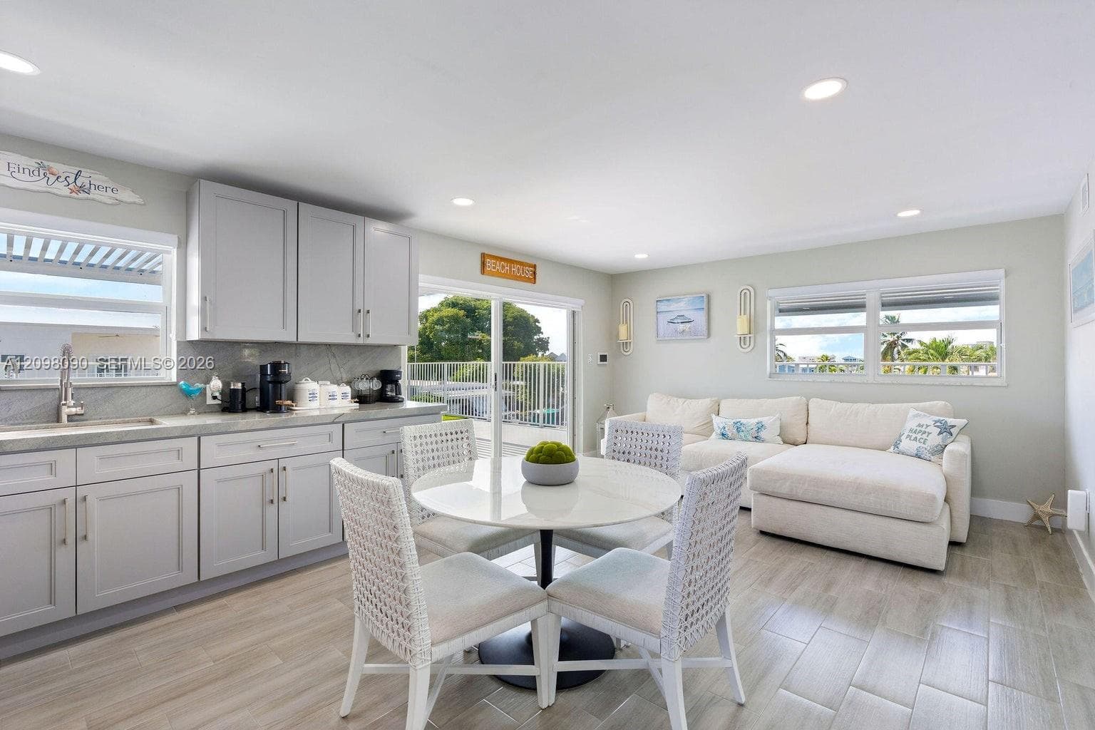 1007 Hialeah Ln photo 19