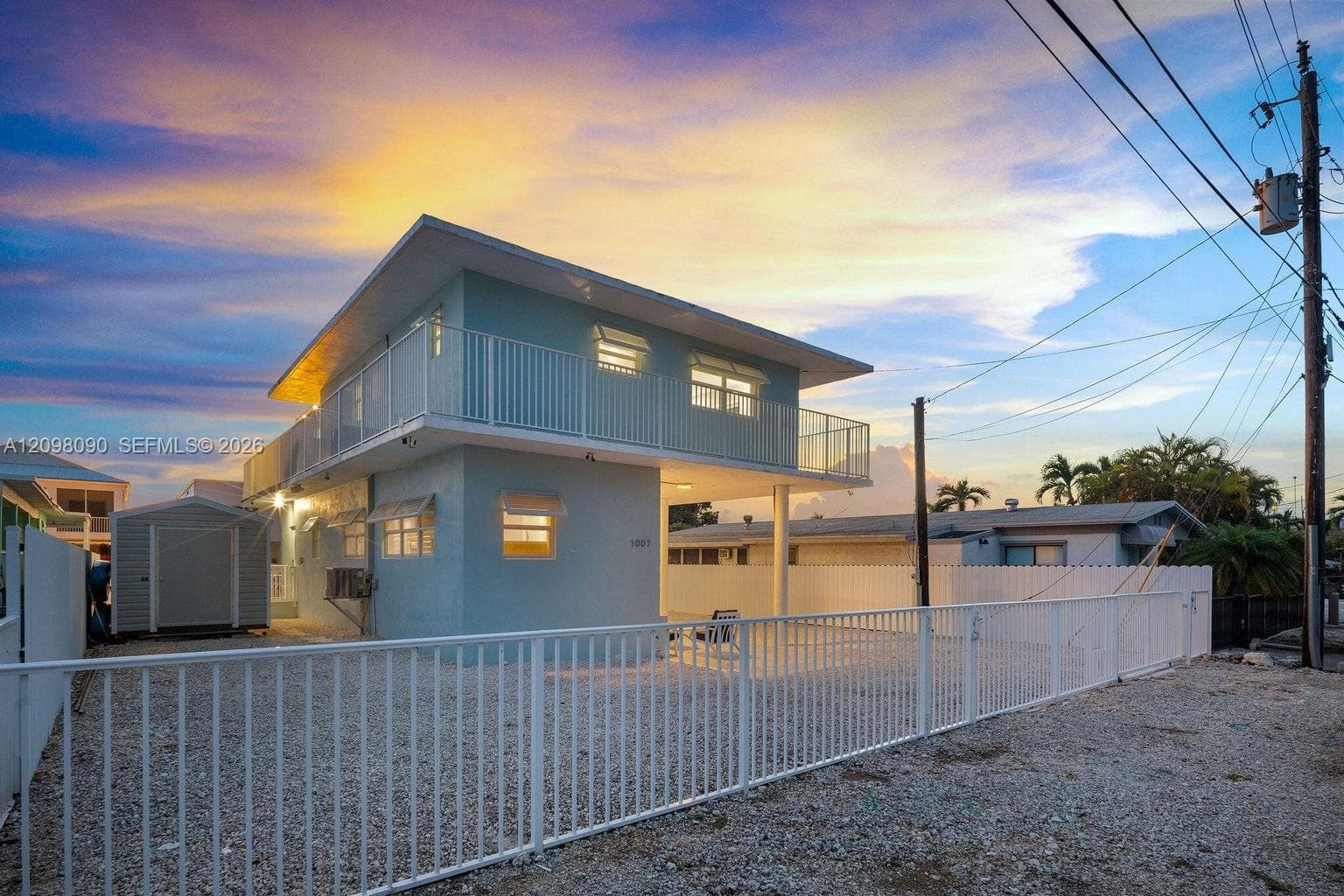 1007 Hialeah Ln photo 4