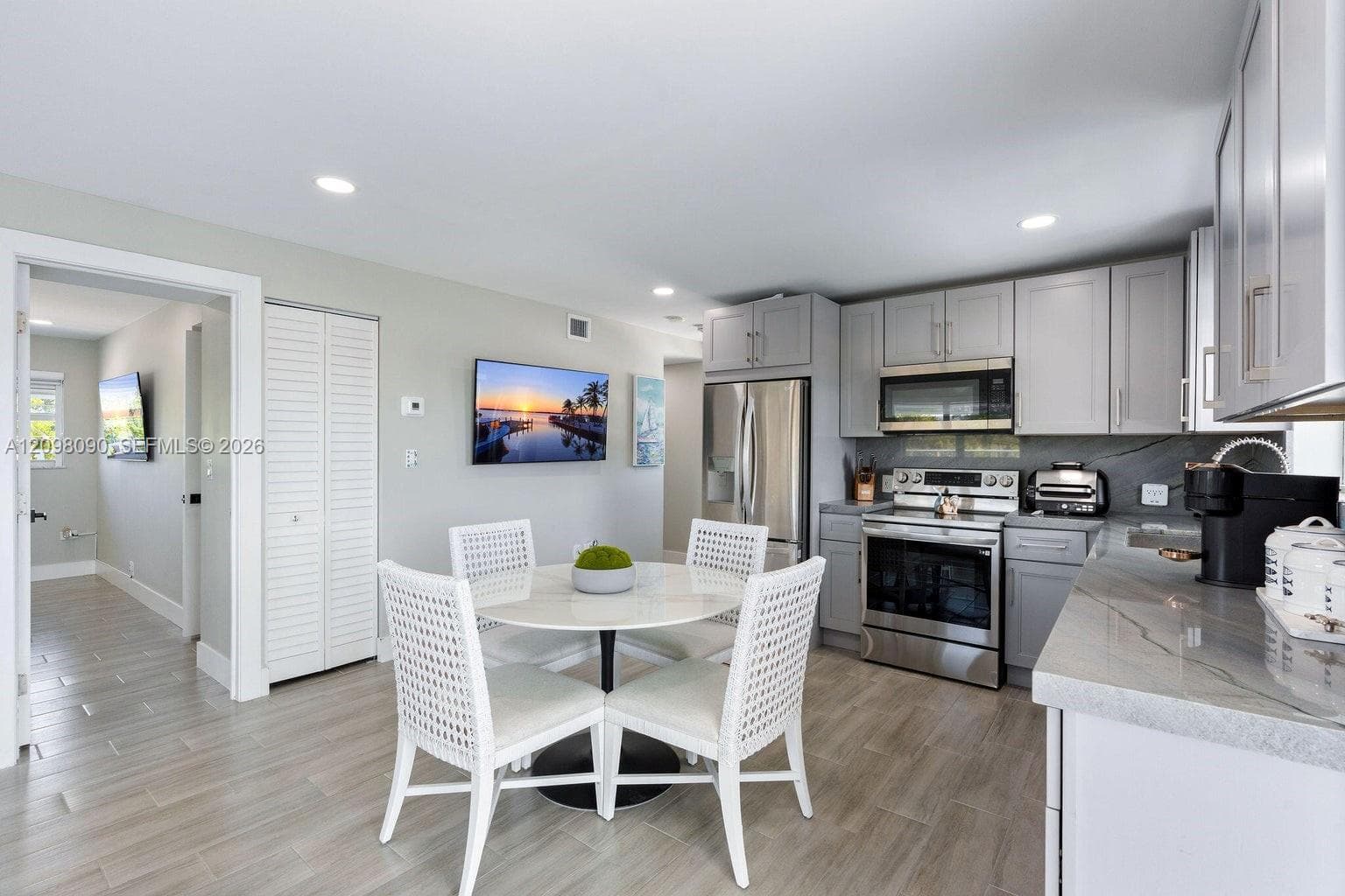1007 Hialeah Ln photo 21