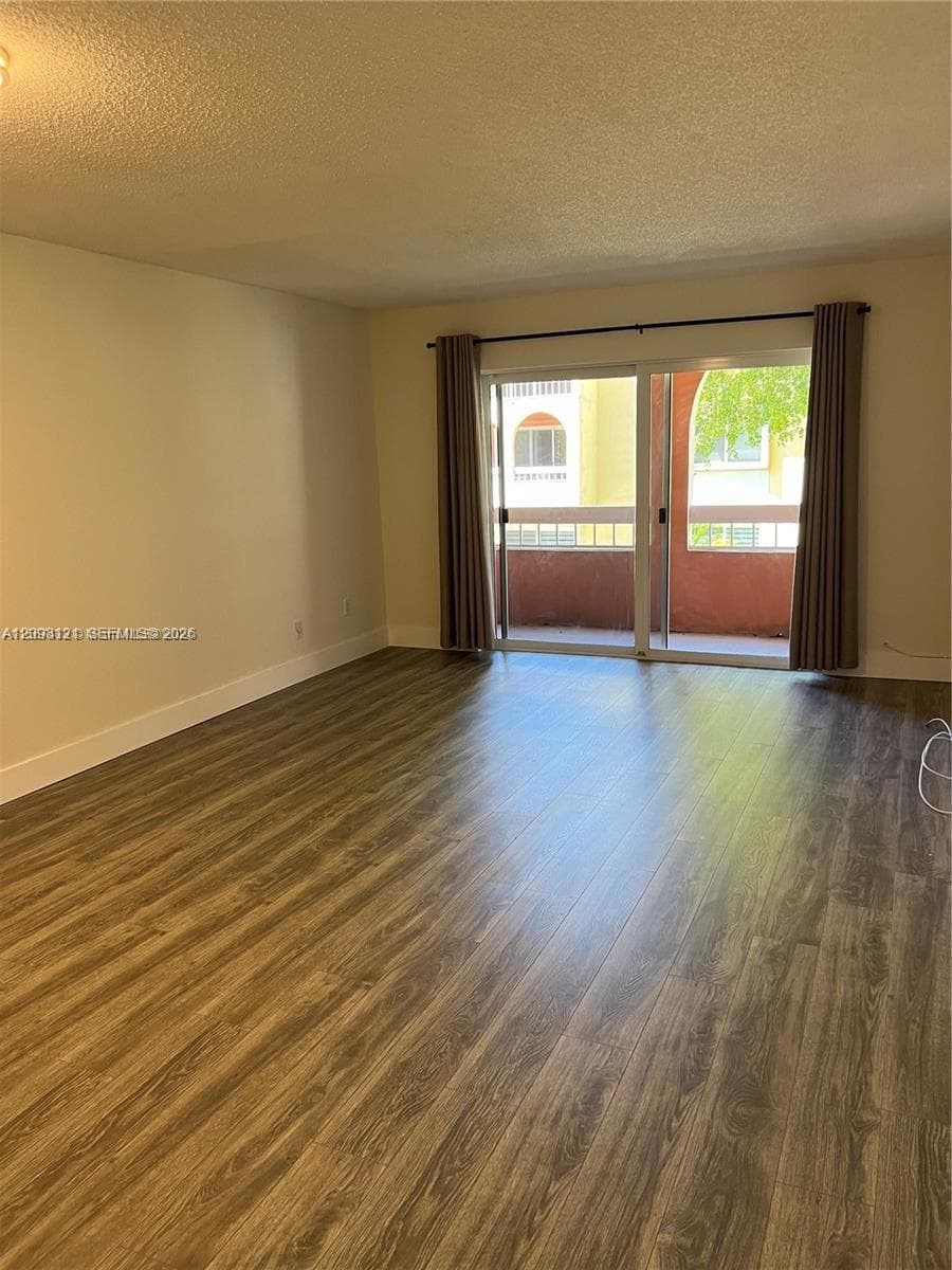 VILLAGE OF KINGS CREEK CO · #306 in Miami - Photo 3