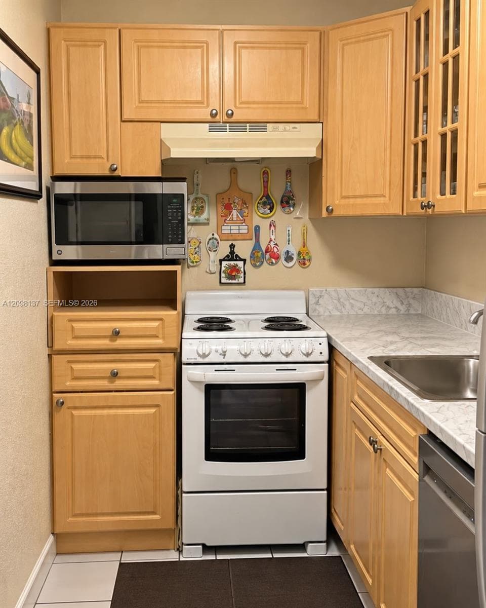 SUNSET VILLAS CONDO · #204-1 in Miami - Photo 2
