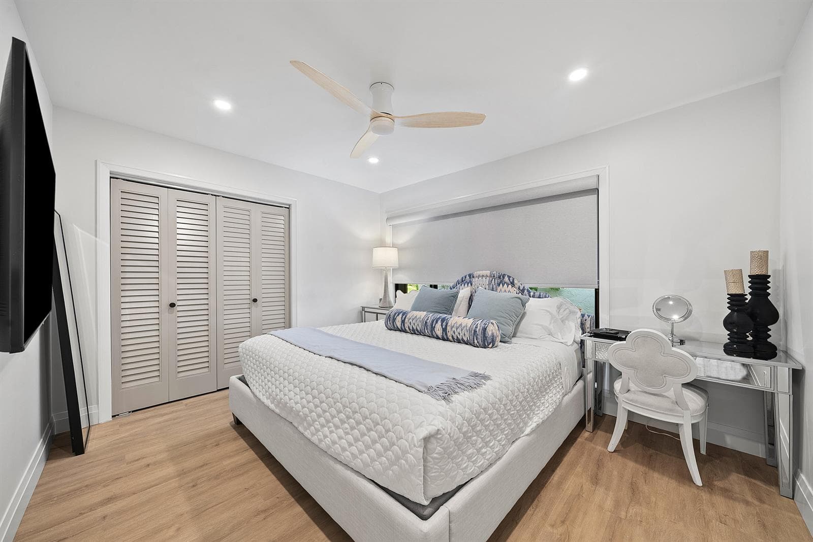 Guest bedroom
