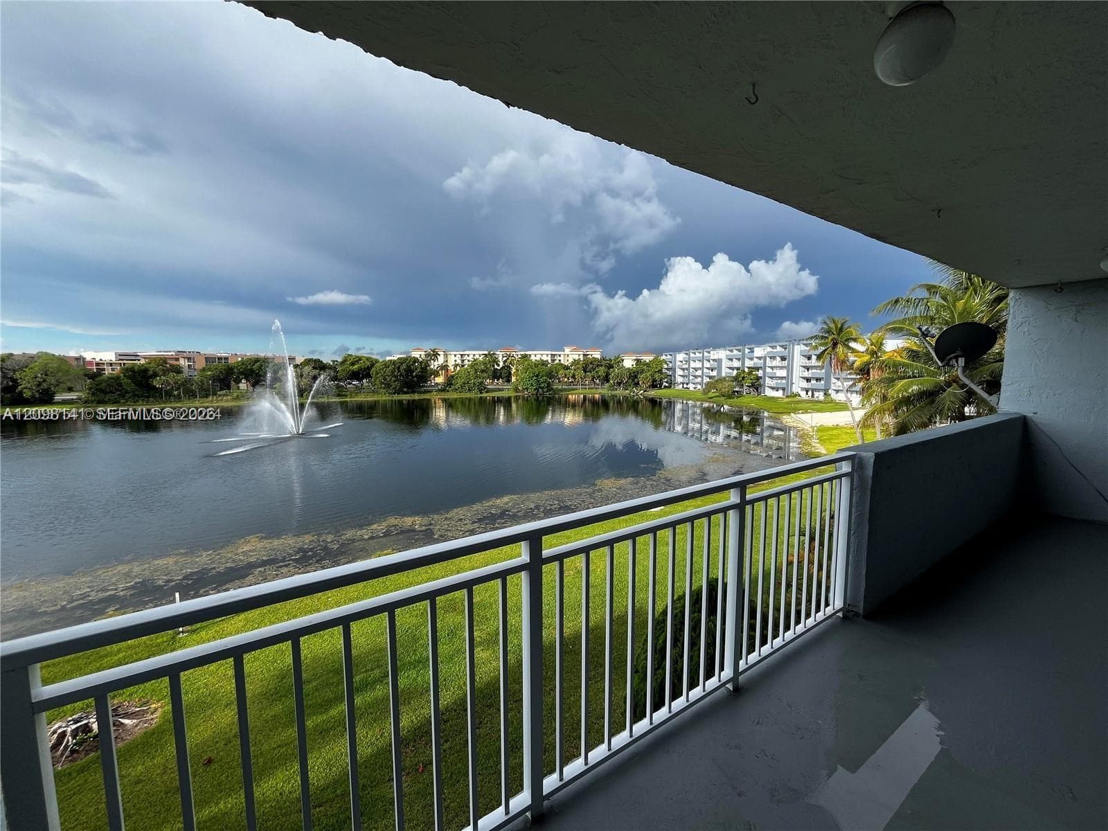 THE BEACH CLUB FONTAINEBL · #D304 in Miami - Photo 1