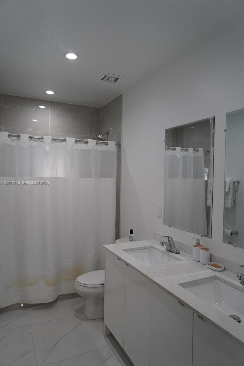 572 SW 3rd Street photo 14