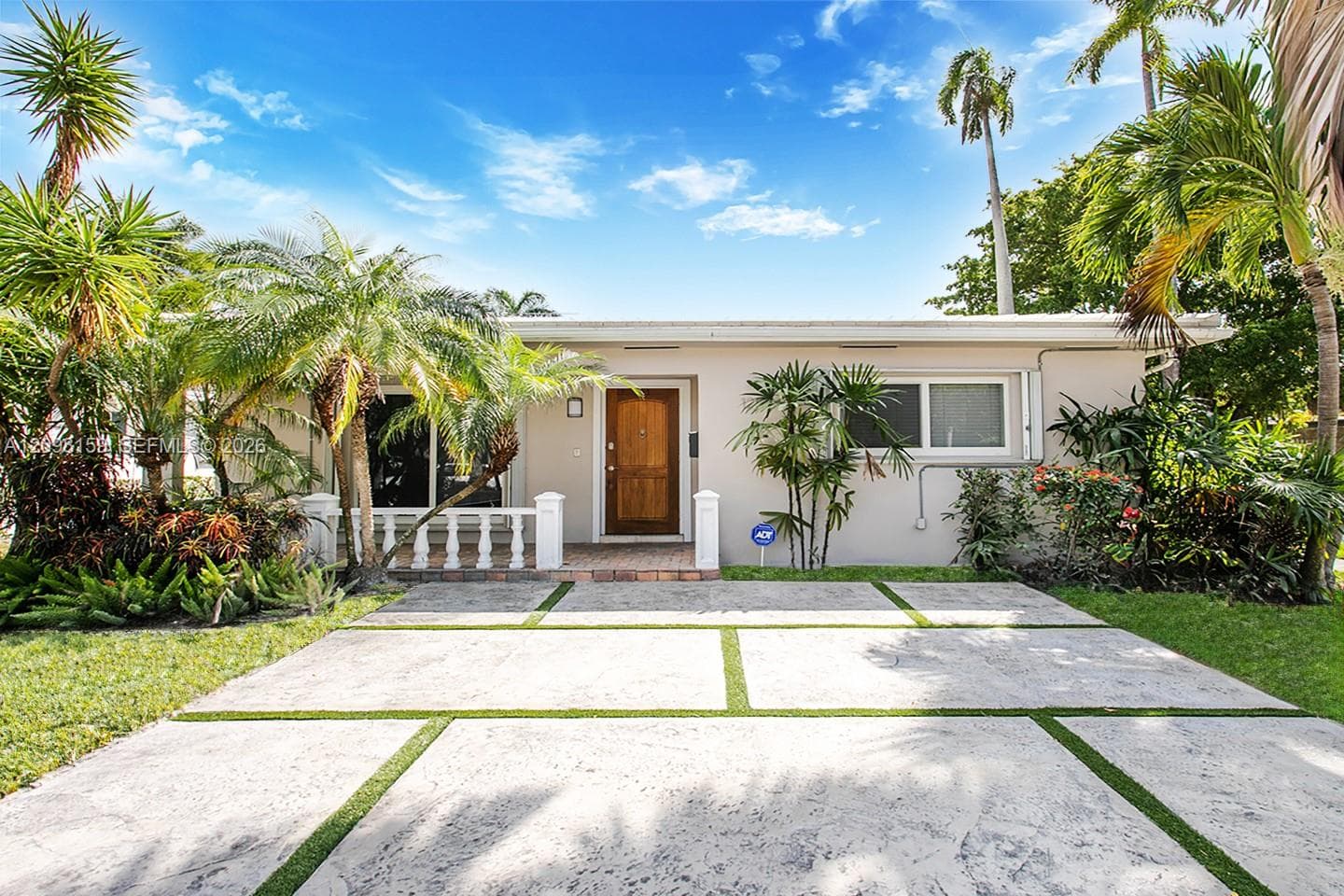 1254 Harrison St photo 3
