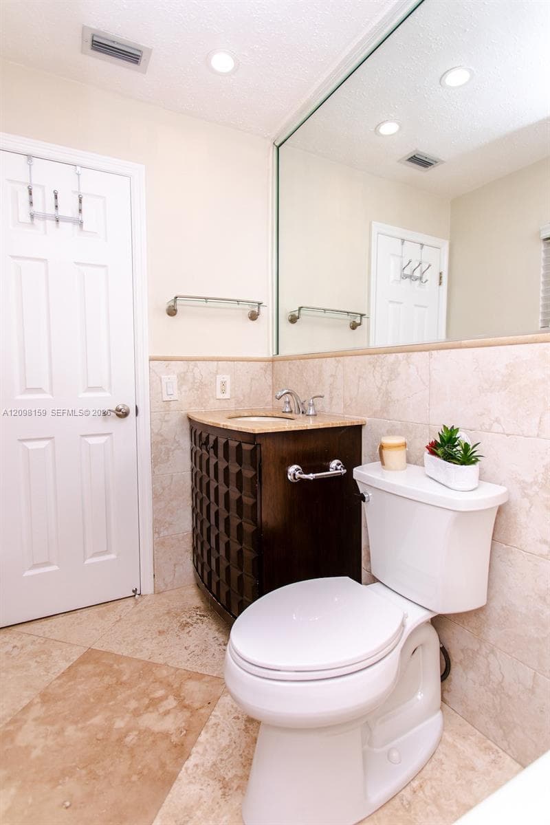 1254 Harrison St photo 29