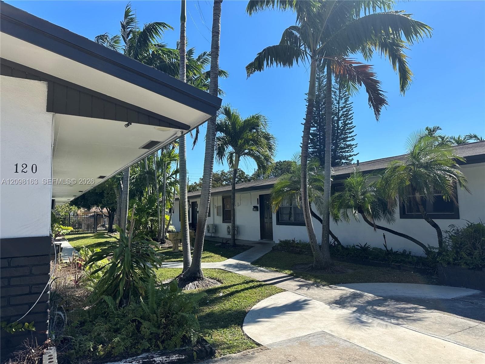 TOWN OF HALLANDALE B-13 · #C in Hallandale Beach - Photo 18