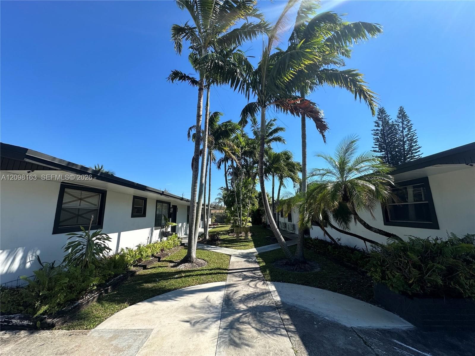 TOWN OF HALLANDALE B-13 · #C in Hallandale Beach - Photo 19