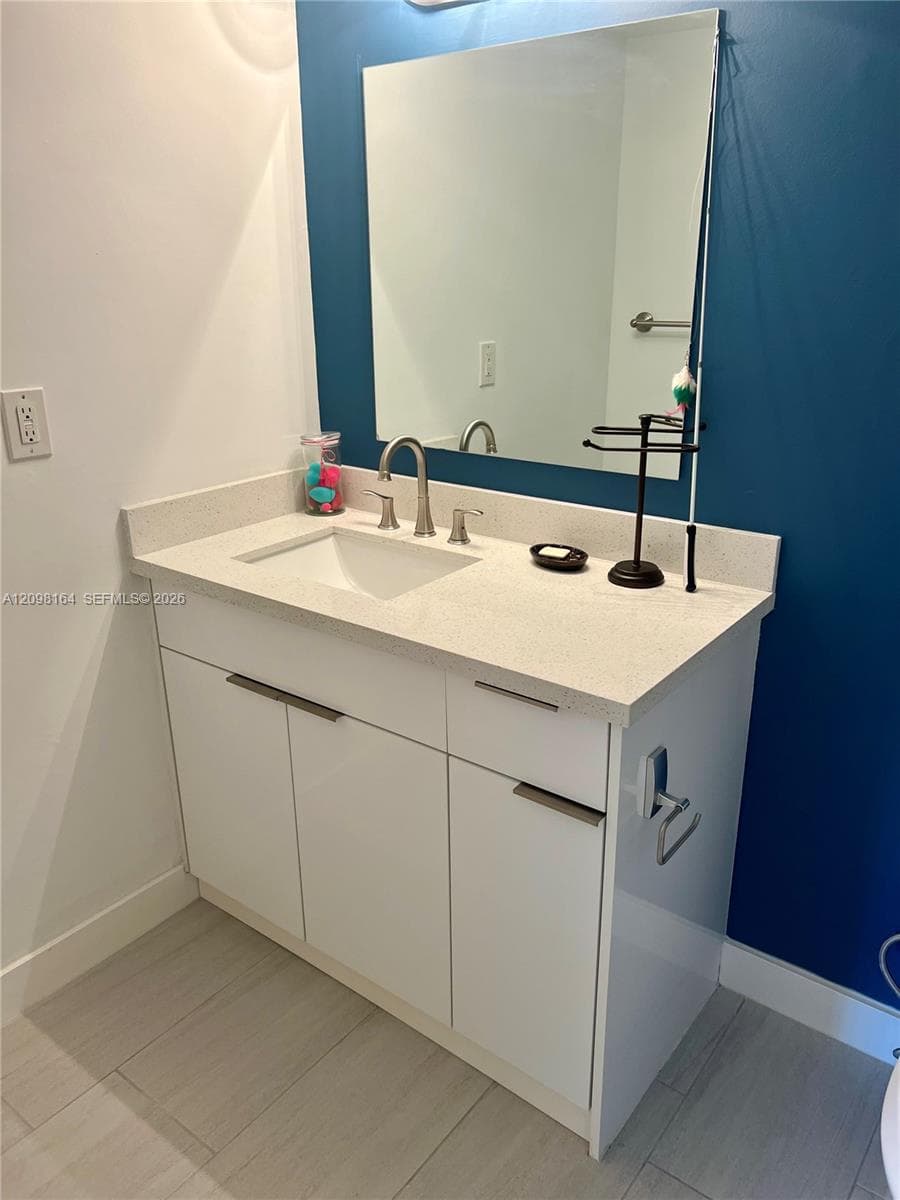 Lake Point Tower · #205 in Hallandale Beach - Photo 23