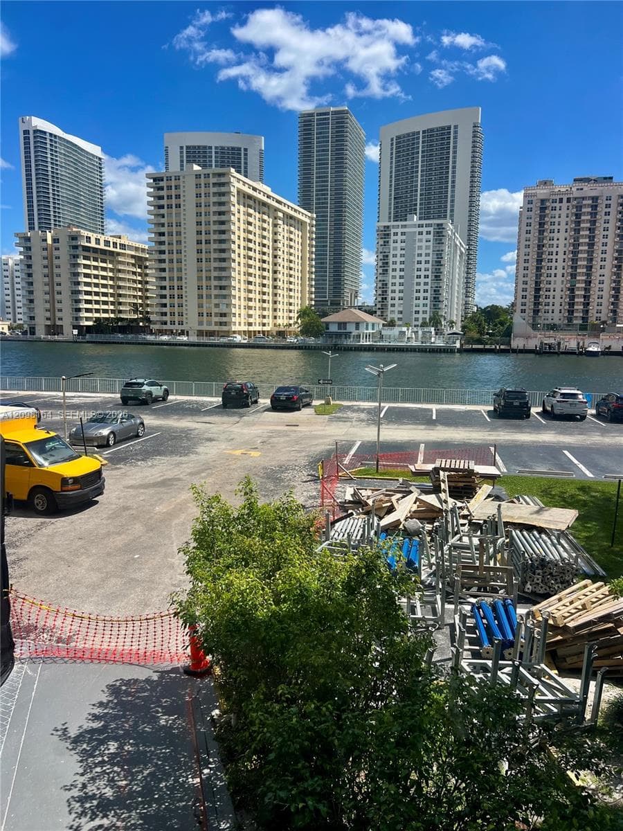 Lake Point Tower · #205 in Hallandale Beach - Photo 3