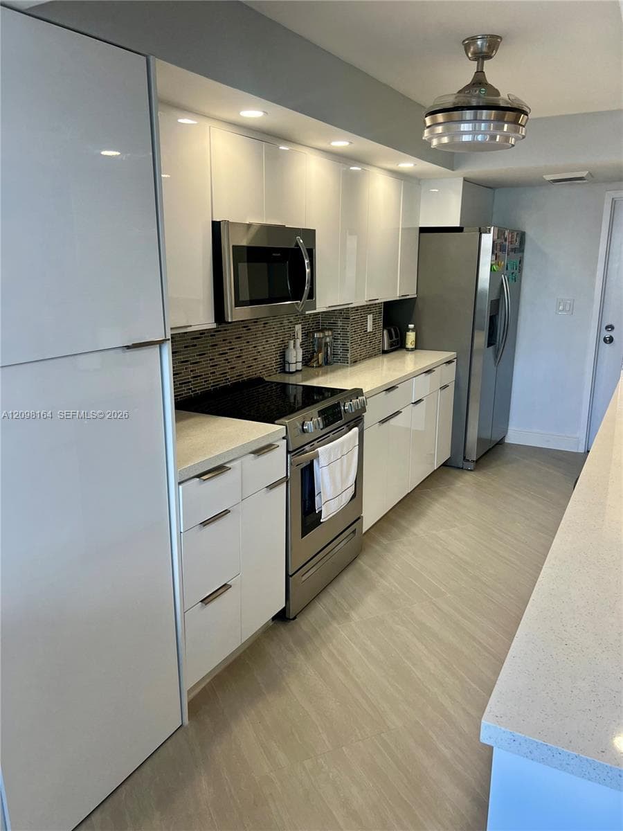 Lake Point Tower · #205 in Hallandale Beach - Photo 5