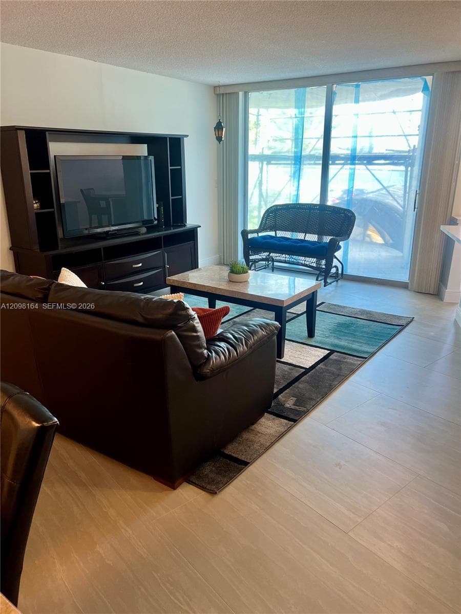 Lake Point Tower · #205 in Hallandale Beach - Photo 15