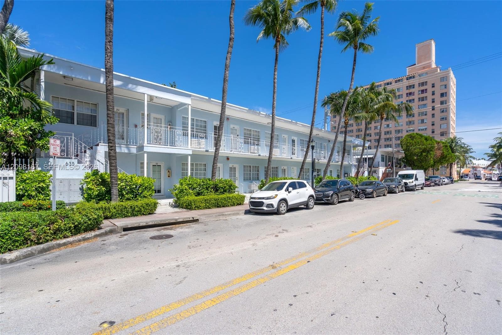 EIGHT PALMS CONDO · #205 in Miami Beach - Photo 1
