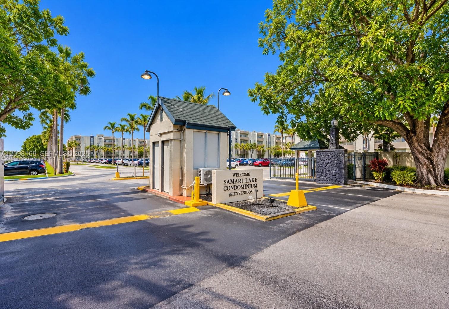 SAMARI LAKE EAST CONDO · #2350 in Hialeah Gardens - Photo 15
