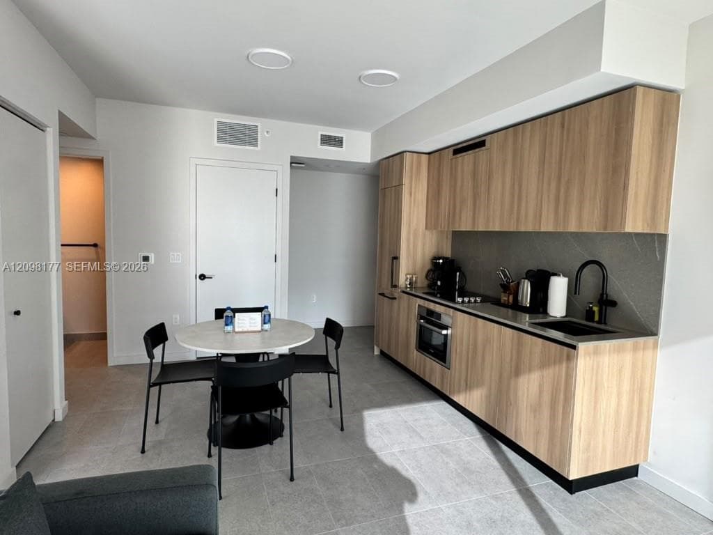 501 !st Residences · #1913 in Miami - Photo 2