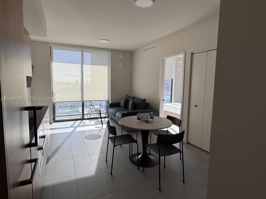 501 !st Residences · #1913 in Miami - Photo 4