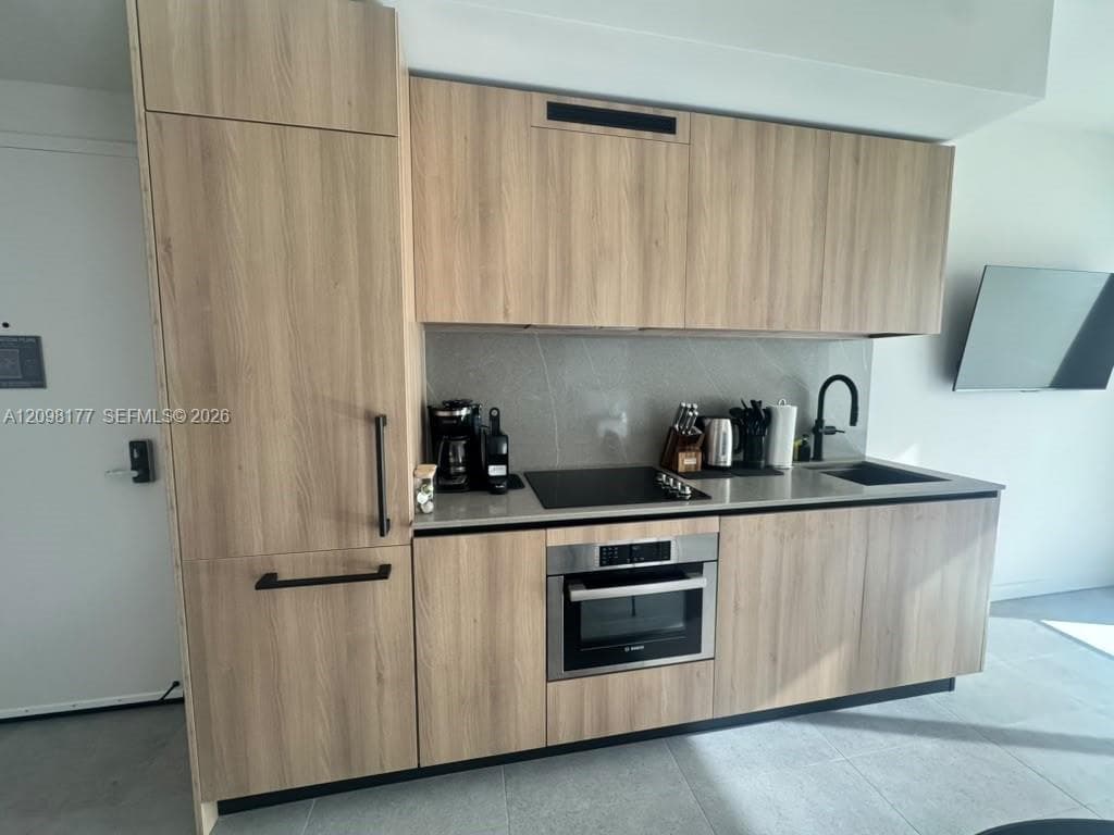 501 !st Residences · #1913 in Miami - Photo 8