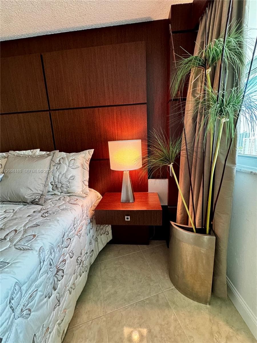 LAKE POINT TOWER · #1405 in Hallandale Beach - Photo 22