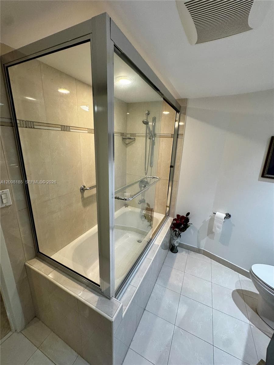 LAKE POINT TOWER · #1405 in Hallandale Beach - Photo 20