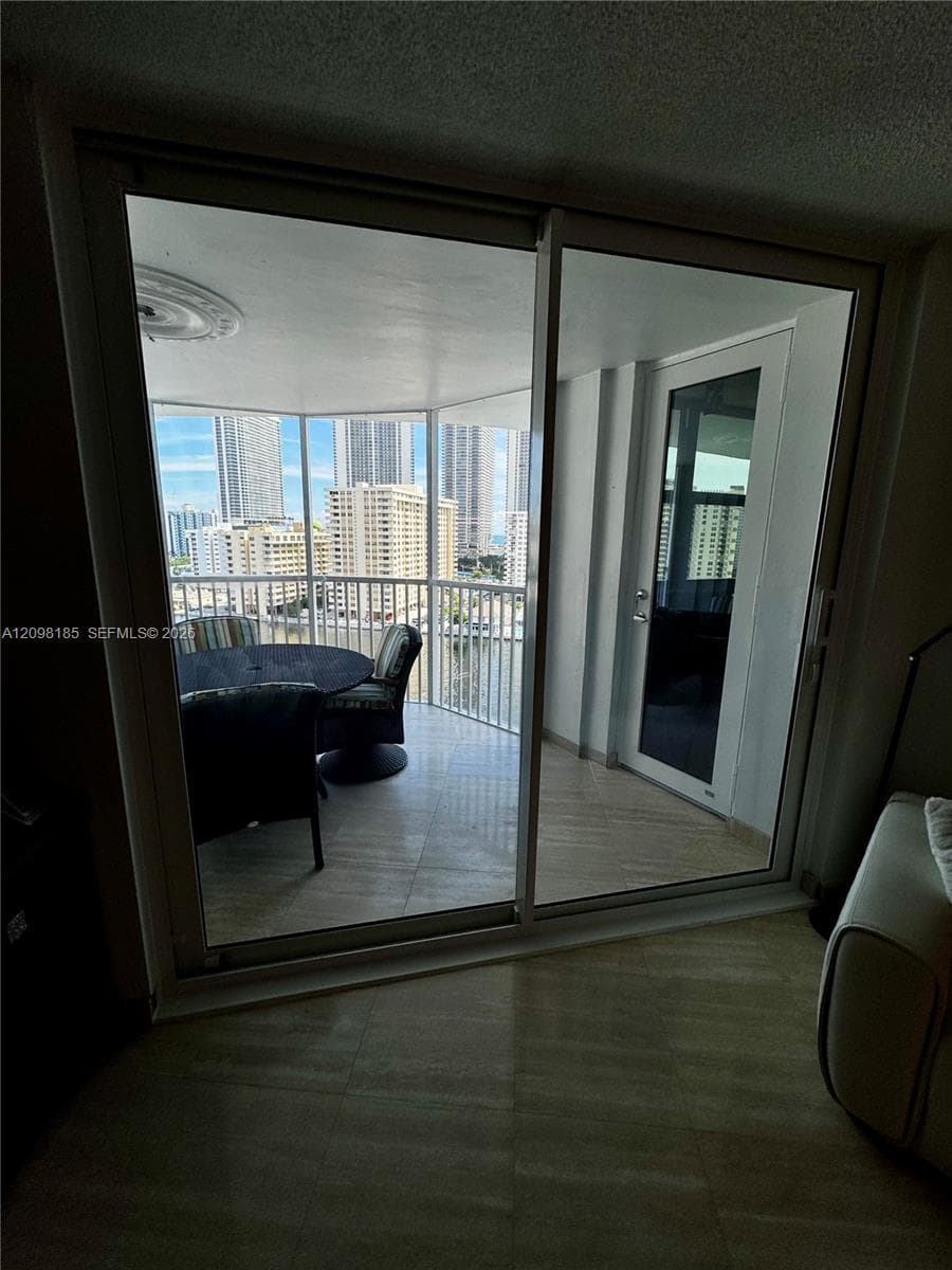 LAKE POINT TOWER · #1405 in Hallandale Beach - Photo 41