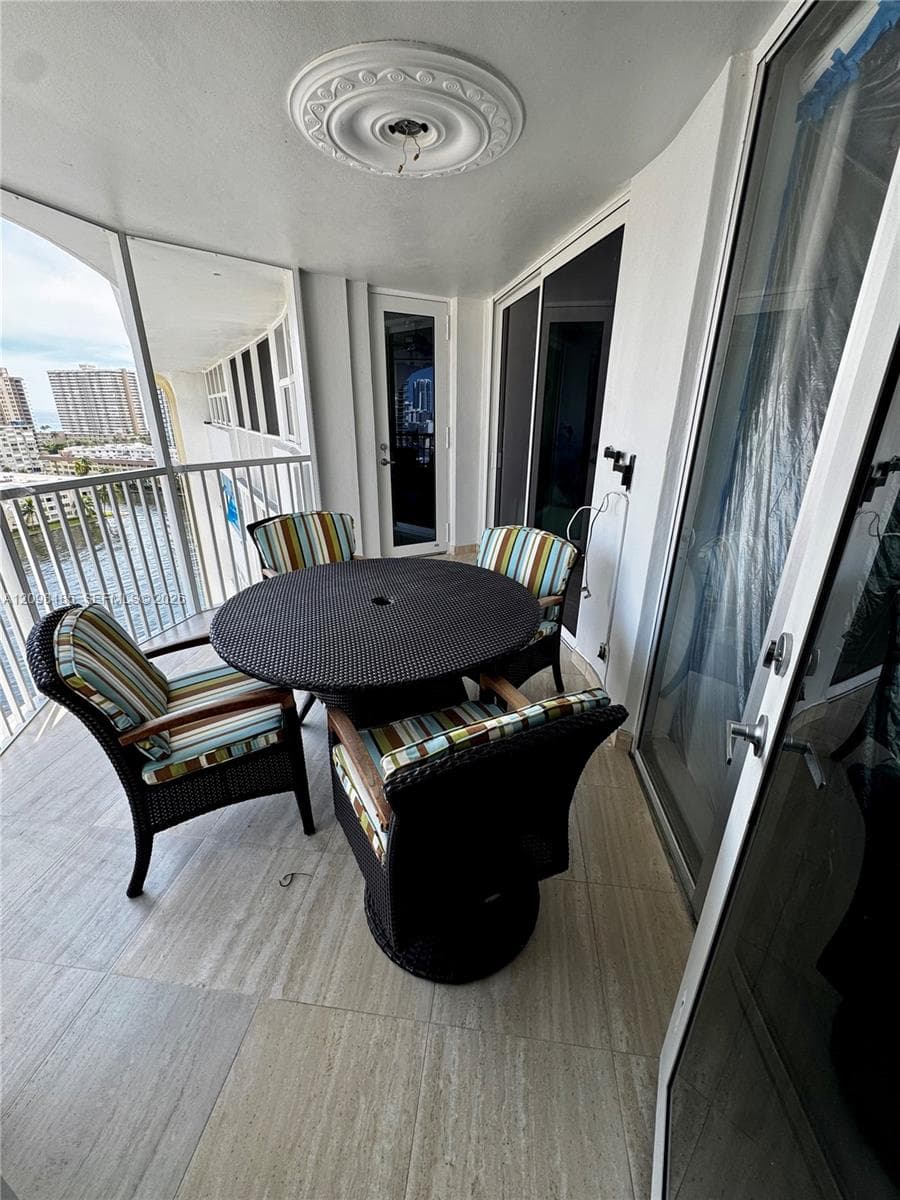 LAKE POINT TOWER · #1405 in Hallandale Beach - Photo 25