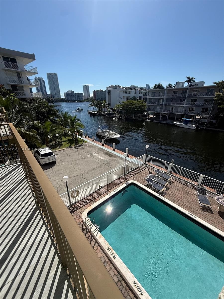 CONQUEROR CONDO · #305 in North Miami Beach - Photo 3