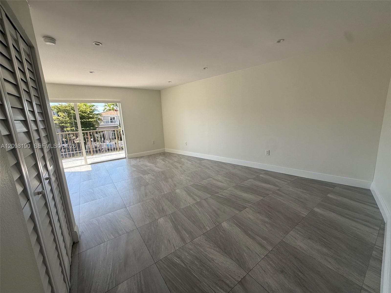 CONQUEROR CONDO · #305 in North Miami Beach - Photo 9