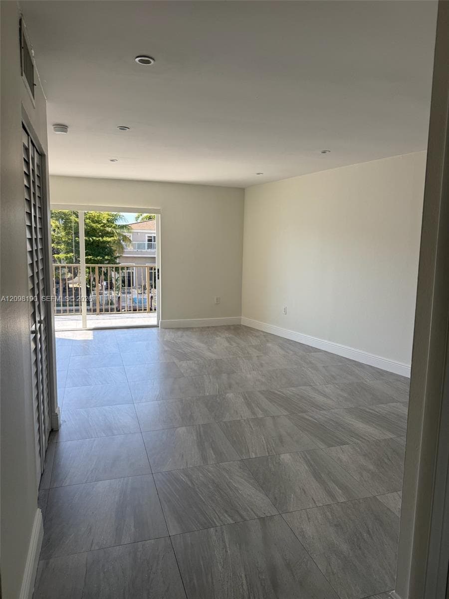 CONQUEROR CONDO · #305 in North Miami Beach - Photo 10