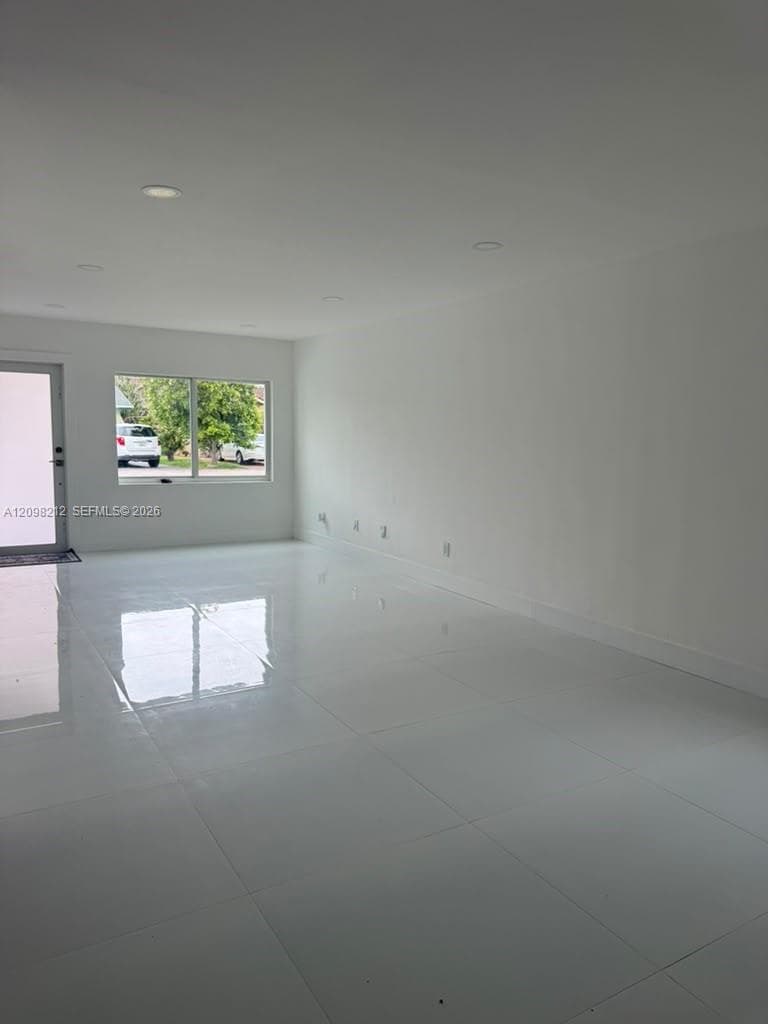 14220 SW 111th Ln photo 5