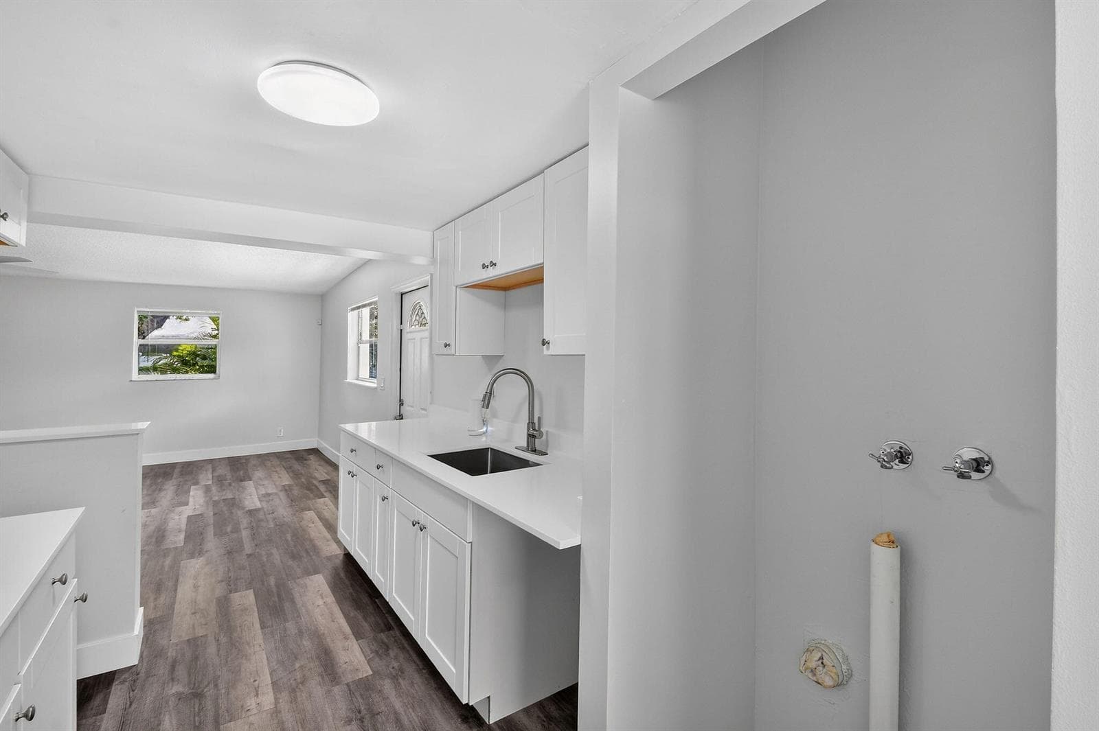 8857thSt(18)