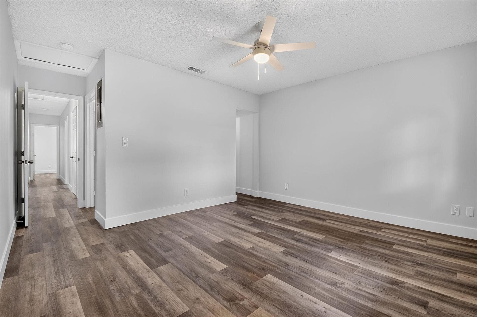 8857thSt(27)