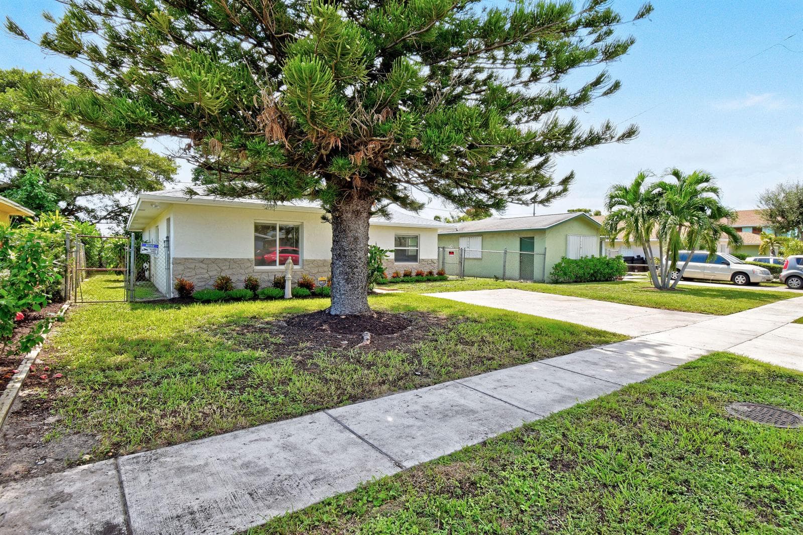 1025W7thSt(2)