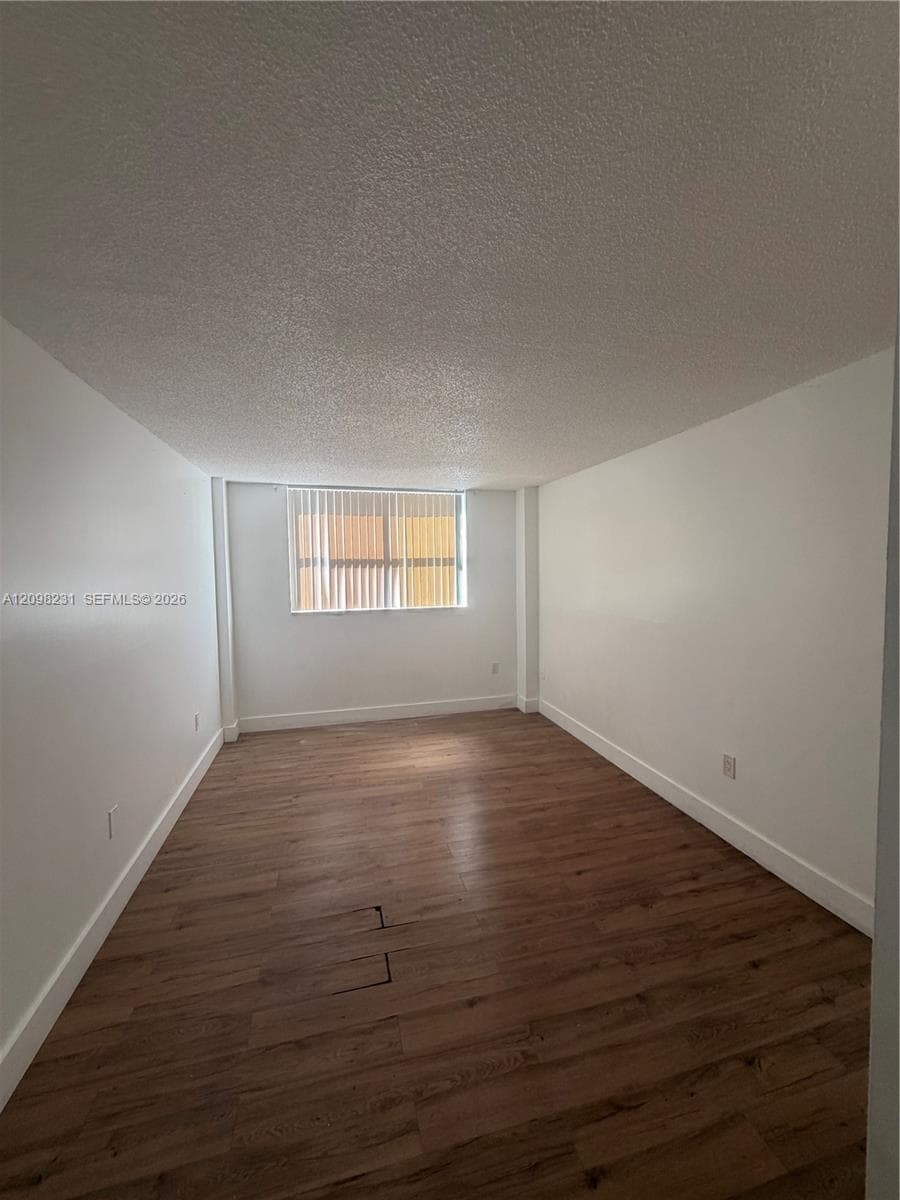 TALL TREES CONDO · #412 in North Miami Beach - Photo 5