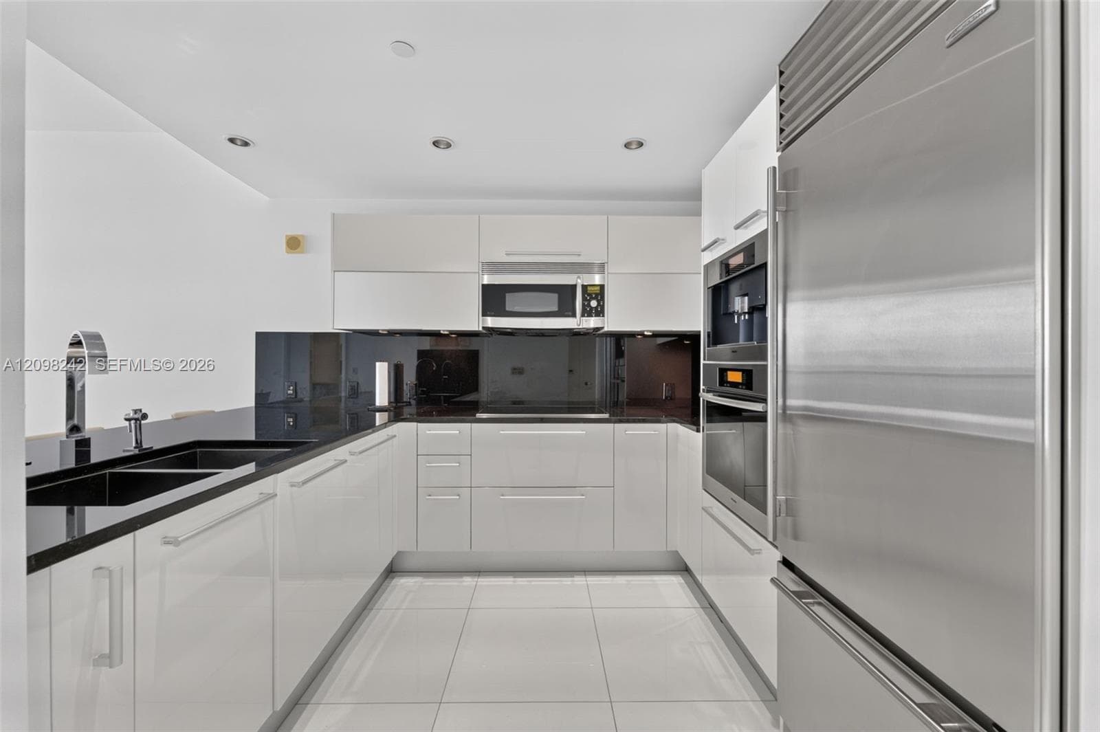 Jade Ocean · #803 in Sunny Isles Beach - Photo 16