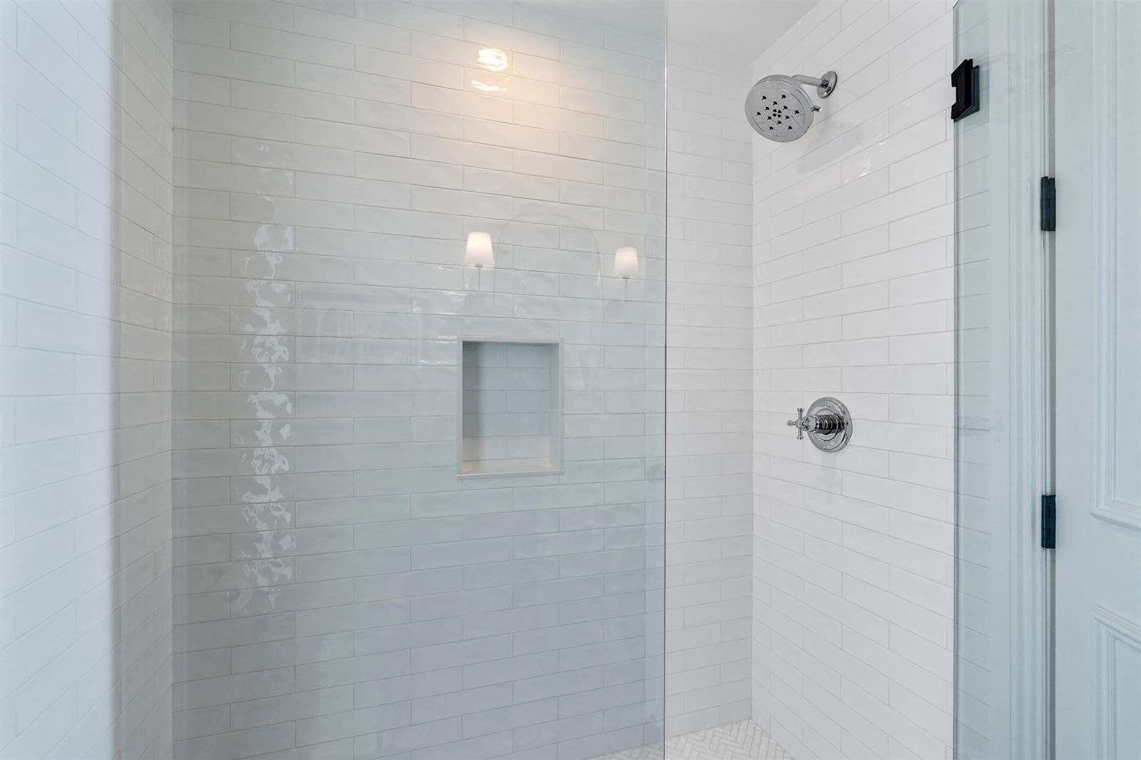 BATHROOM_2_SHOWER