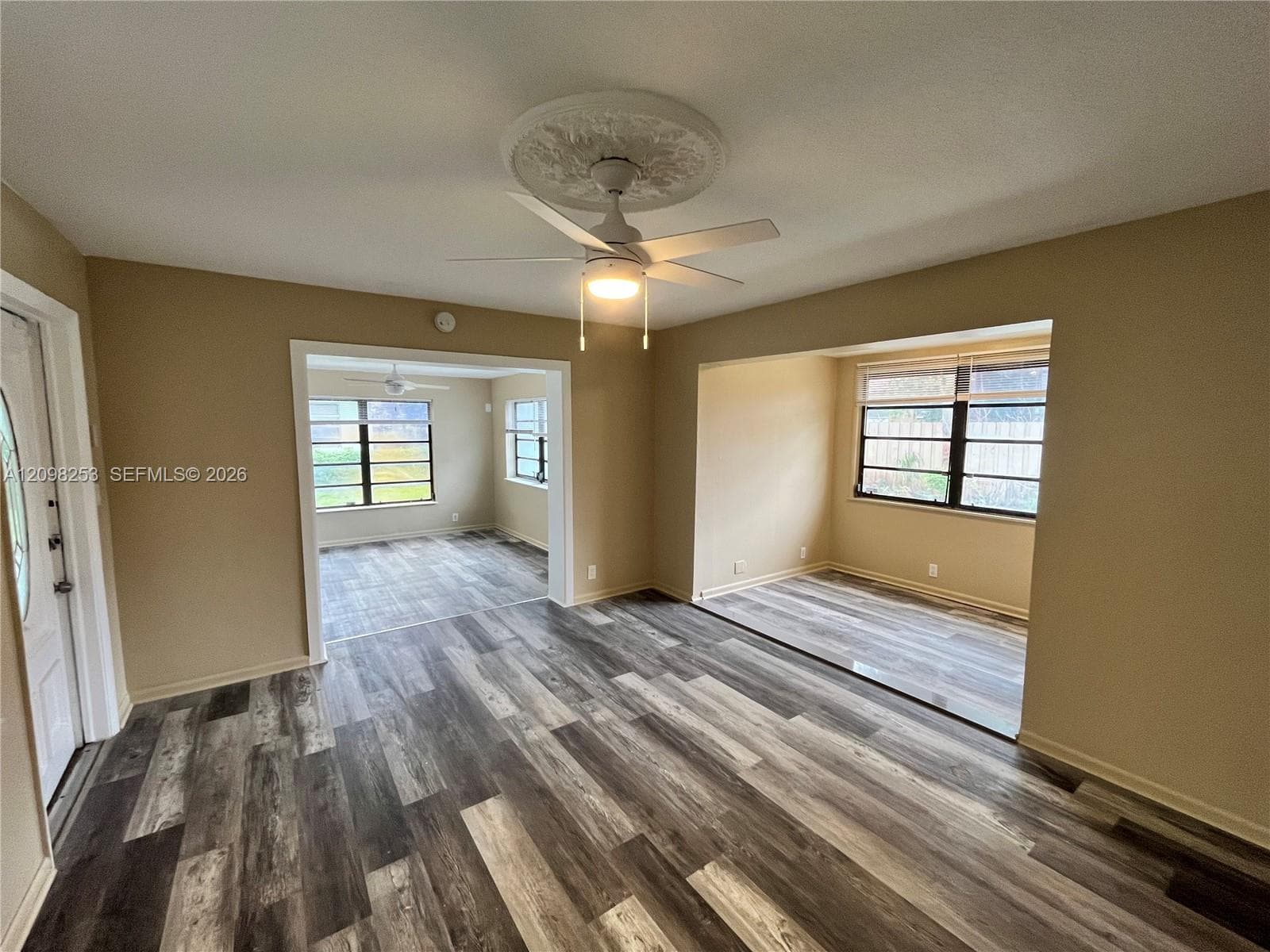 1608 S 19th Ave #house photo 2