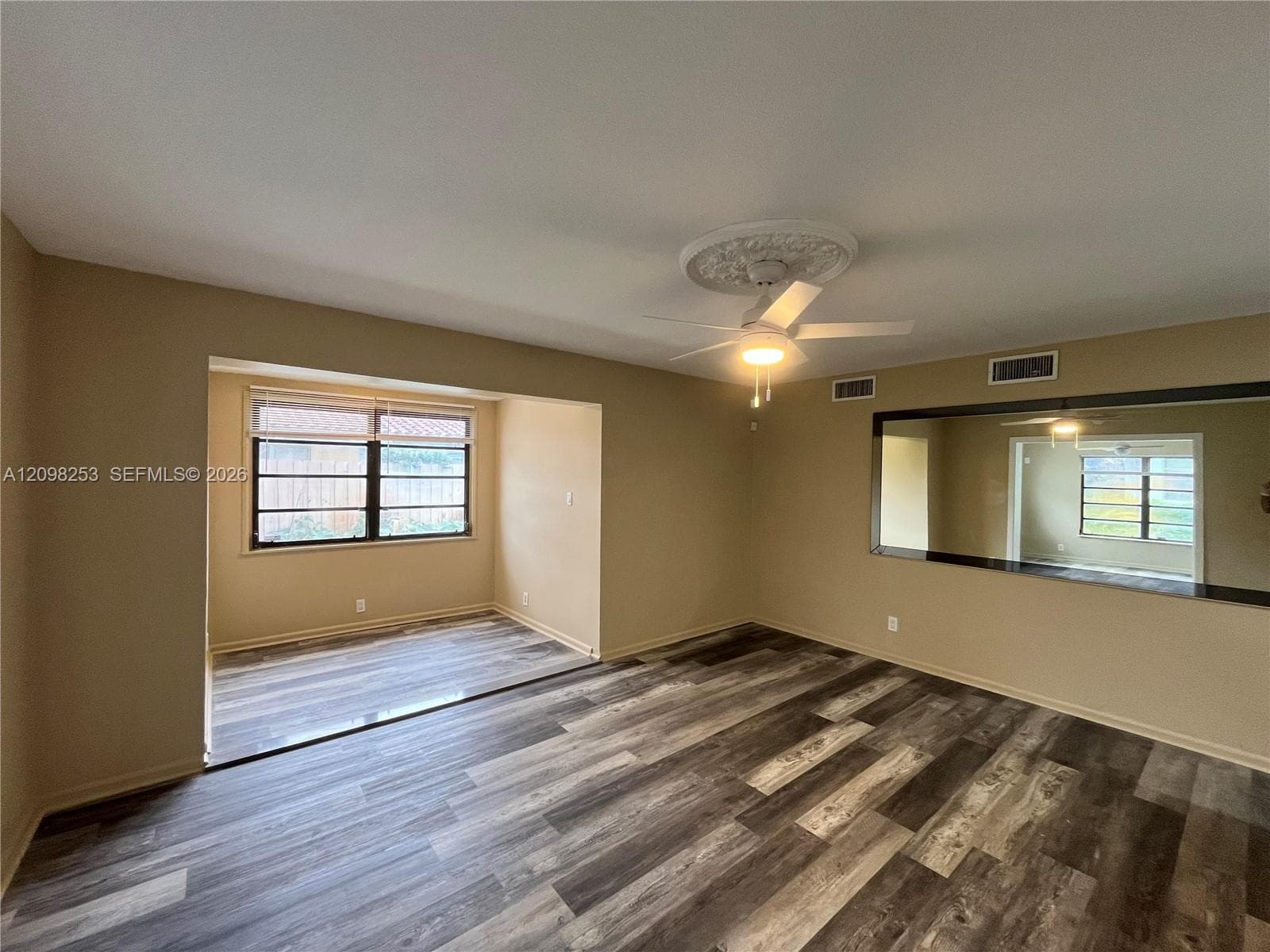 1608 S 19th Ave #house photo 3