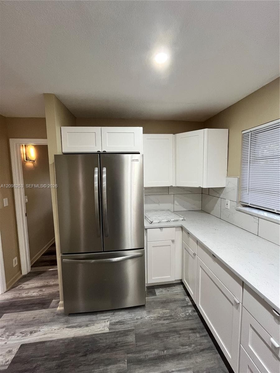 1608 S 19th Ave #house photo 8