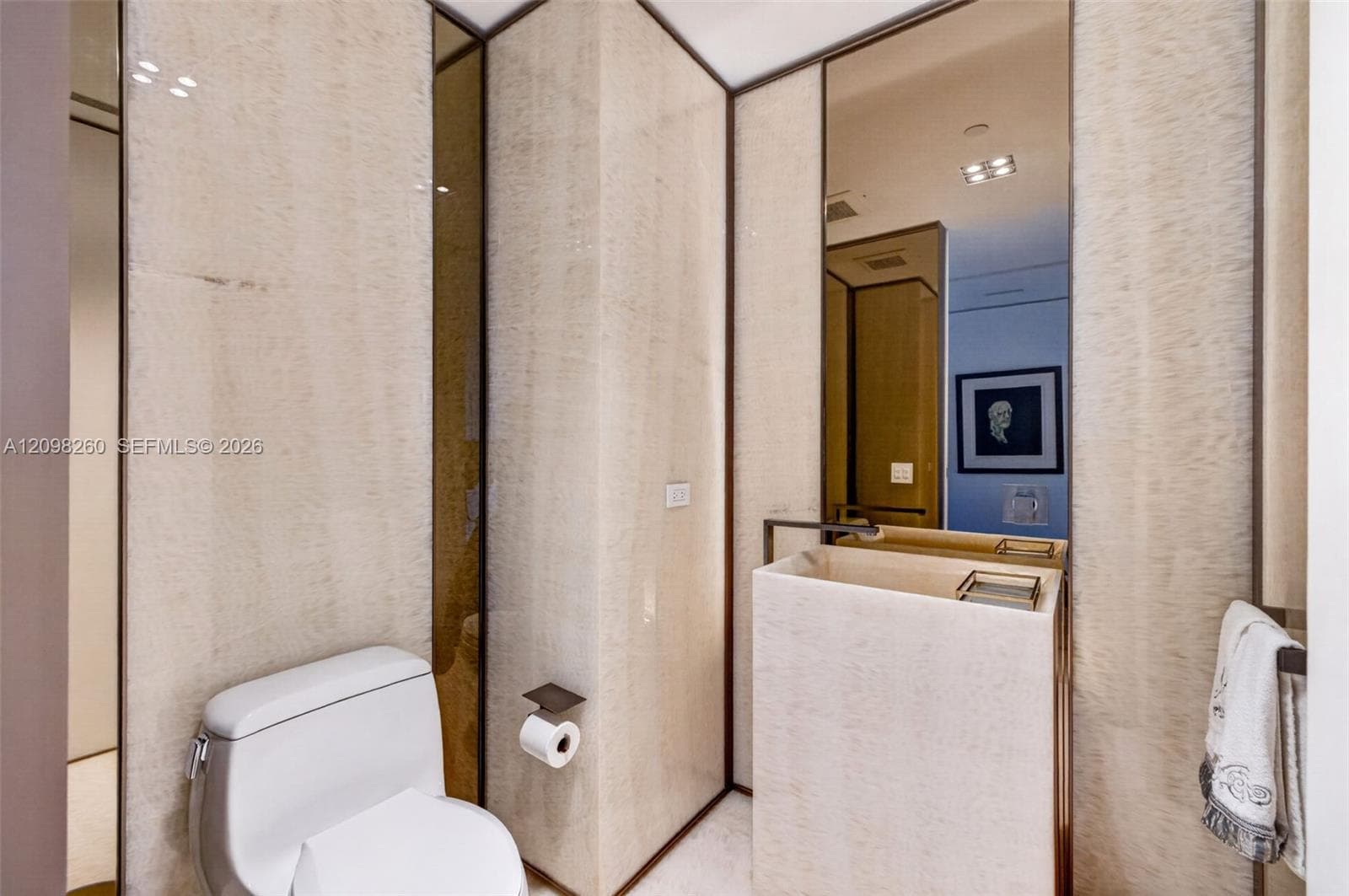 BELLA VISTA · #1103/1104 in Aventura - Photo 13