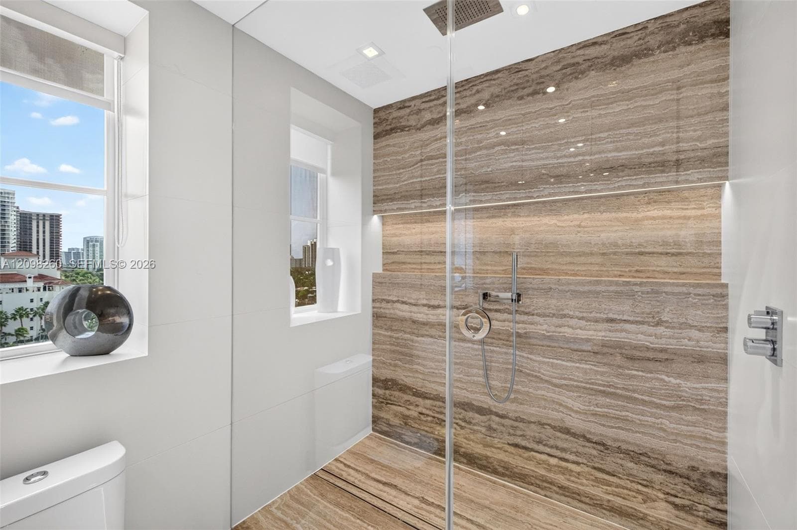 BELLA VISTA · #1103/1104 in Aventura - Photo 55