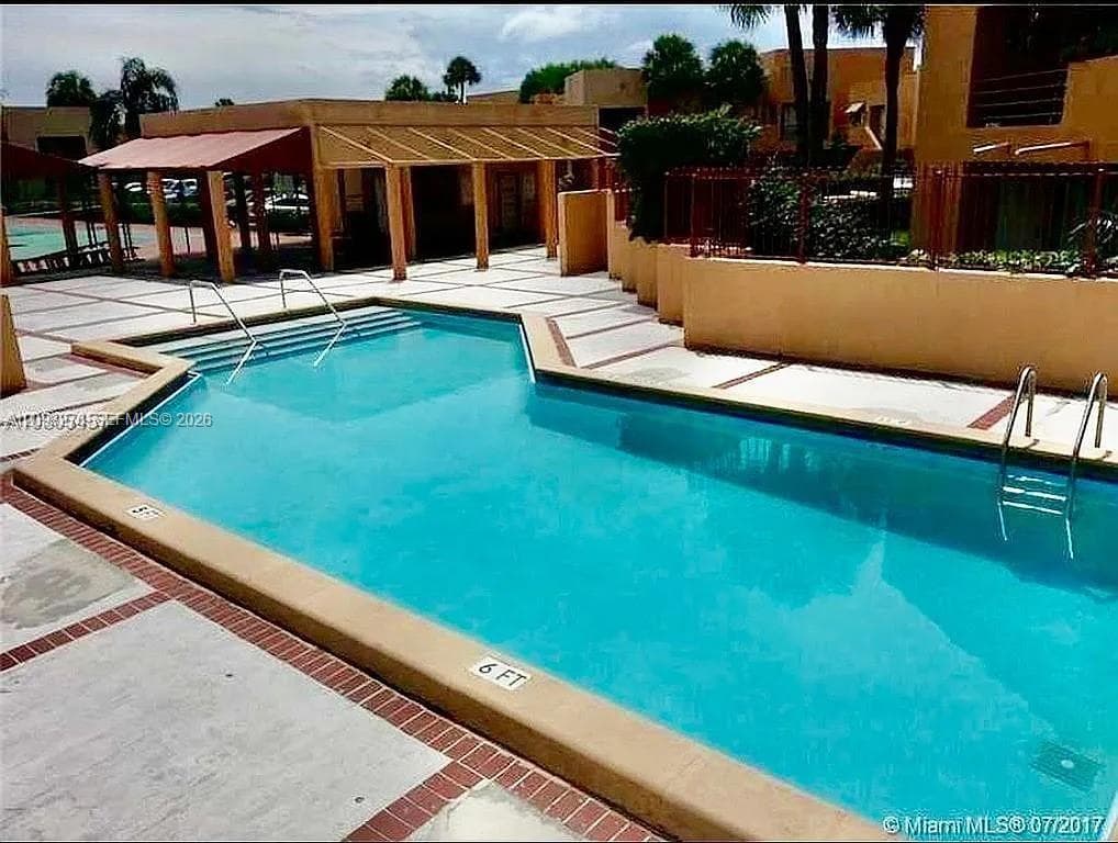 patio west · #204-20 in Miami - Photo 12