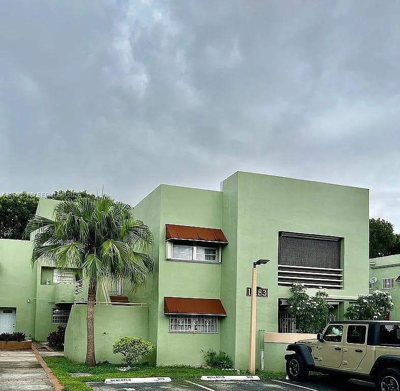 patio west · #204-20 in Miami - Photo 11