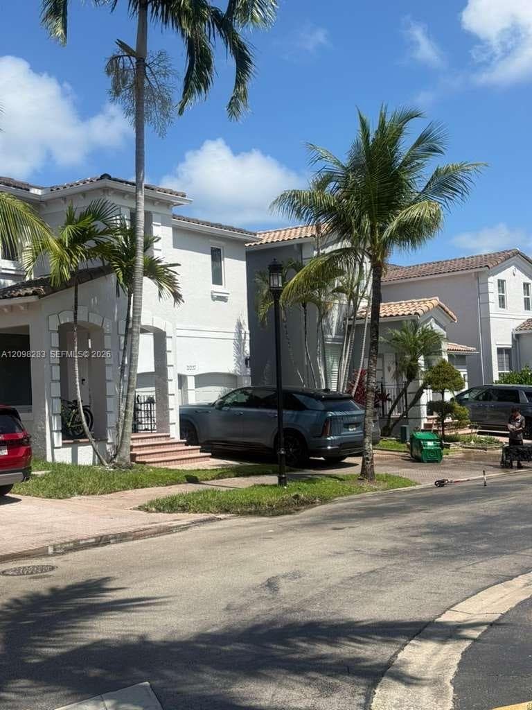 21227 NE 31st Pl photo 1