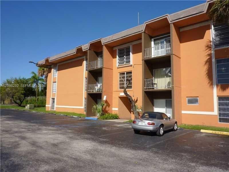 SUNSET PALMS EAST CONDO · #X26 in Miami - Photo 2