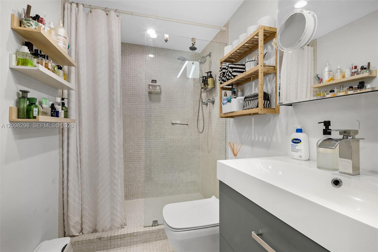 Longwood Towers · #506 in Bay Harbor Islands - Photo 16