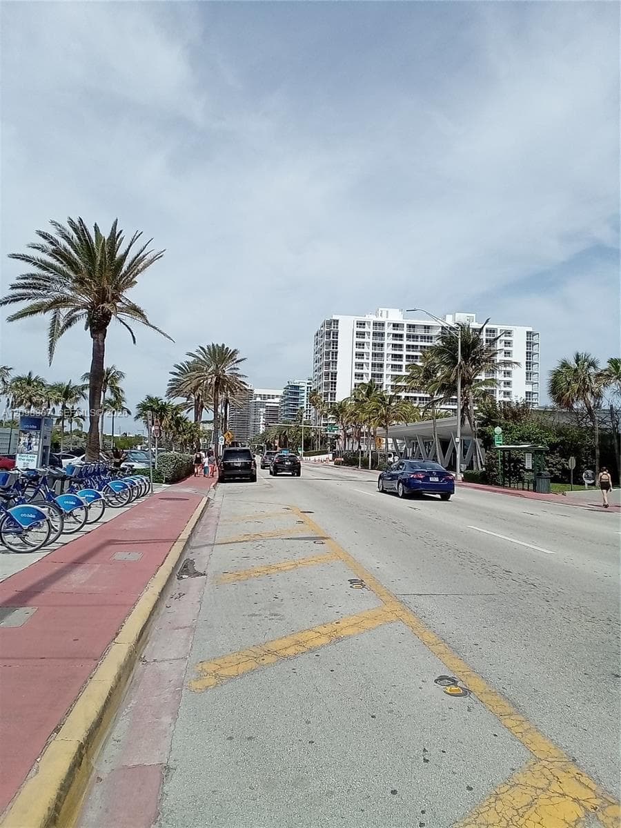COLLINS AVE