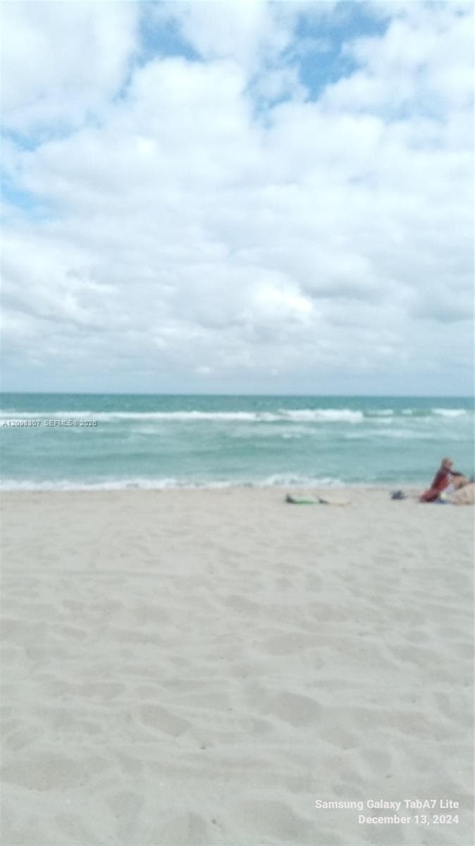 OCEAN ACROSS THE UNIT
