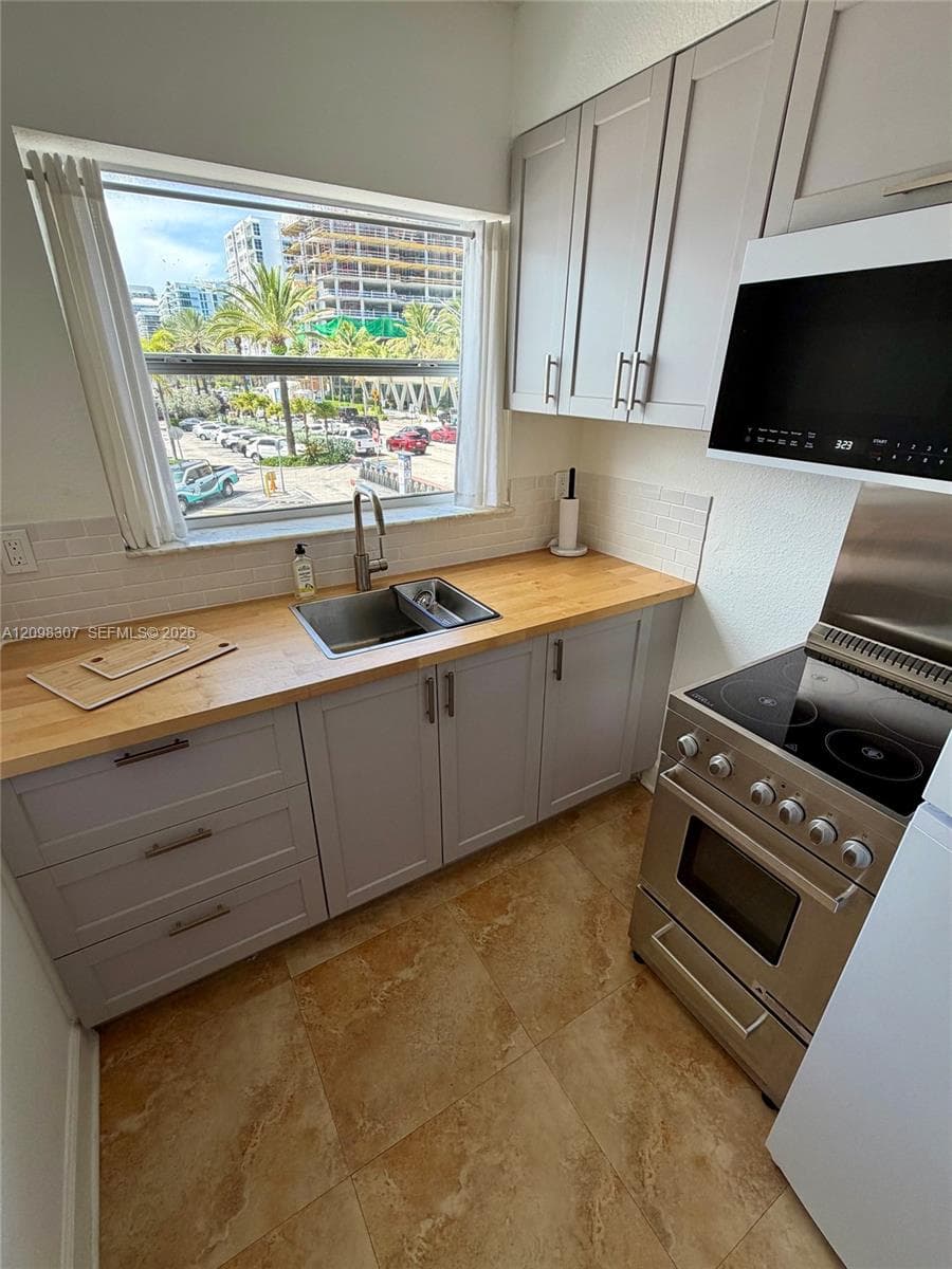 SUNSET CONDO · #205 in Surfside - Photo 7
