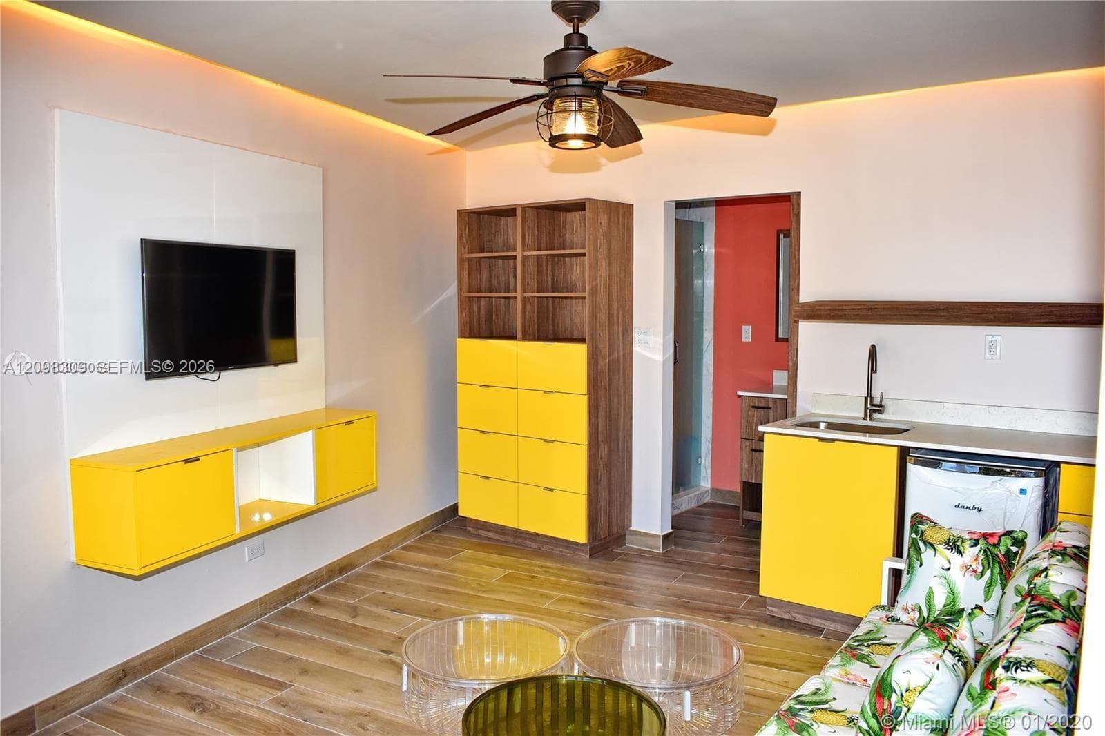 5055 Collins Ave #CAB16 photo 2
